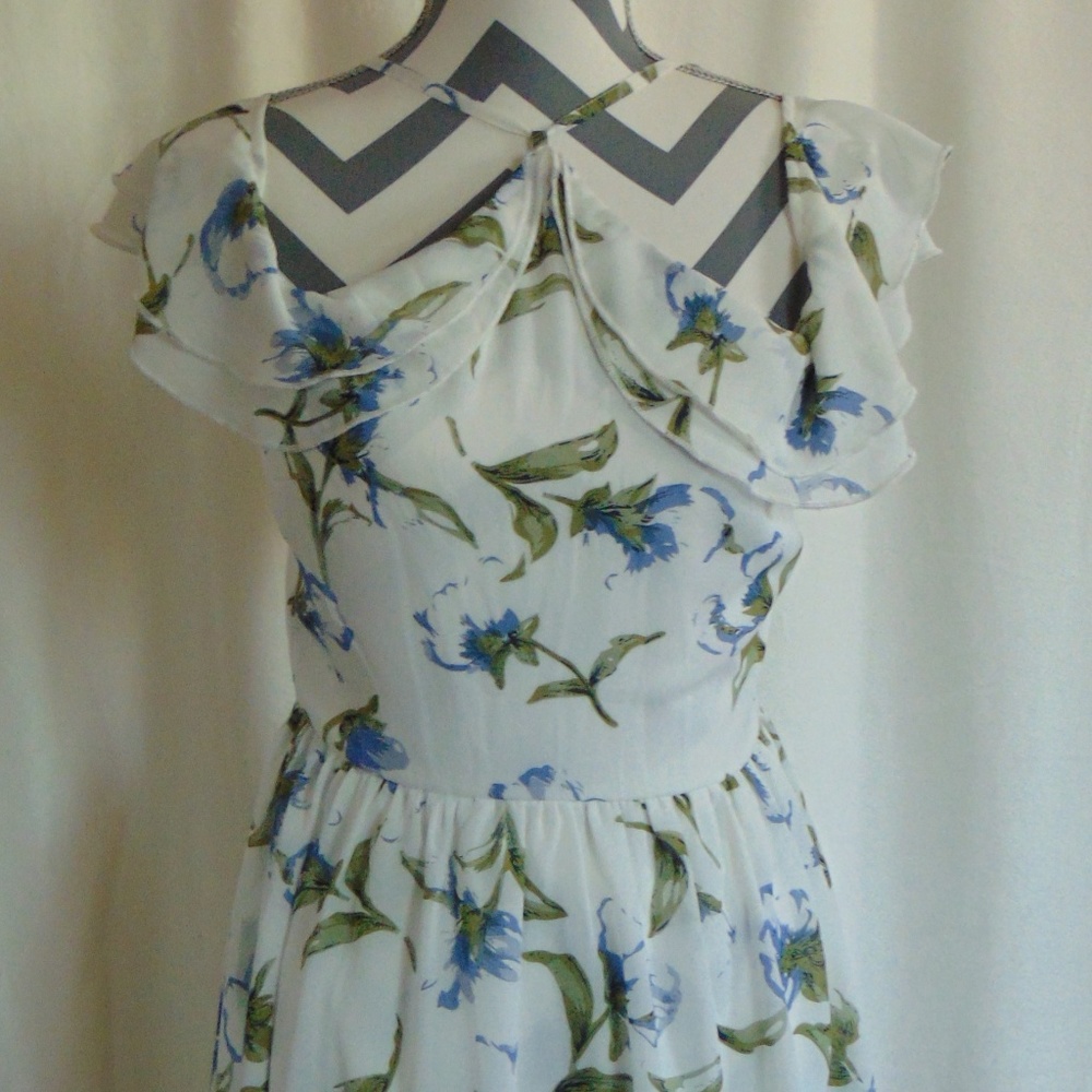 Misguided Floral Off the Shoulder Minidress - Picture 5 of 6